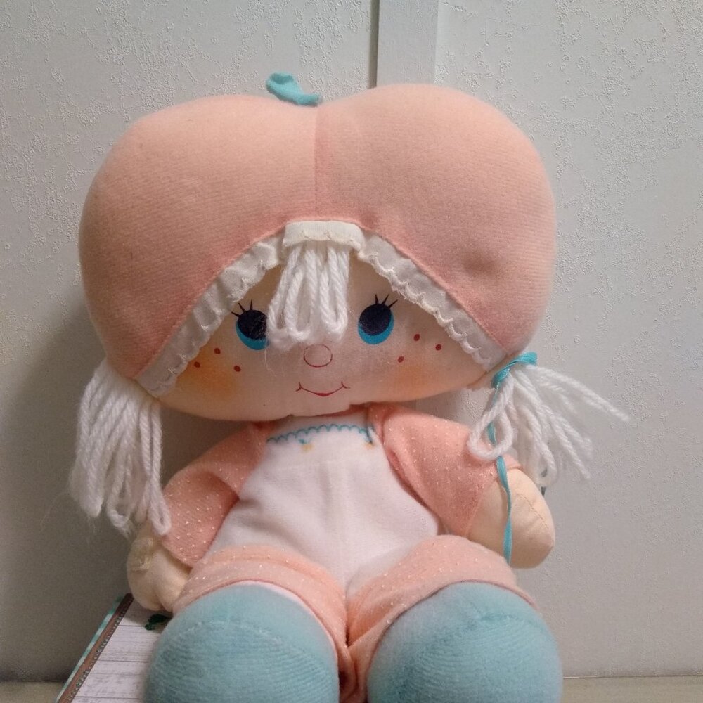 Vintage 80s Strawberry Shortcake Apricot Rag doll plush